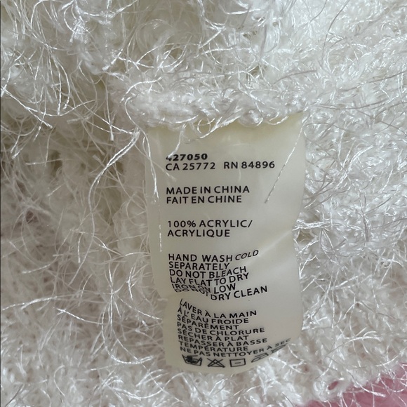 🐻‍❄️🤍DEX Cream Fuzzy Cropped Sweater Size M - Picture 8 of 8